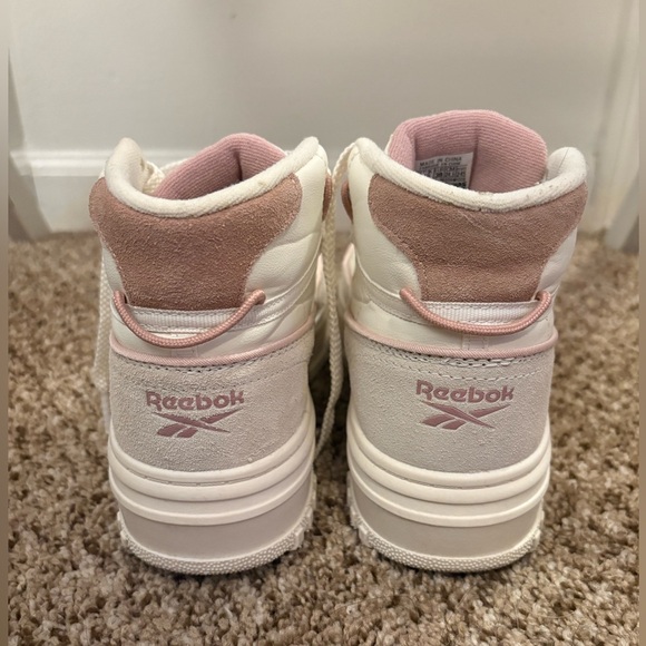 New Reebok Sneakers pink and white - Picture 4 of 5